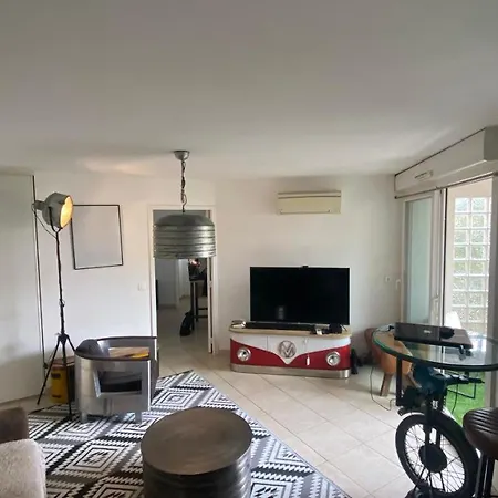 Appartement T2 style moderne et industriel Sainte-Maxime