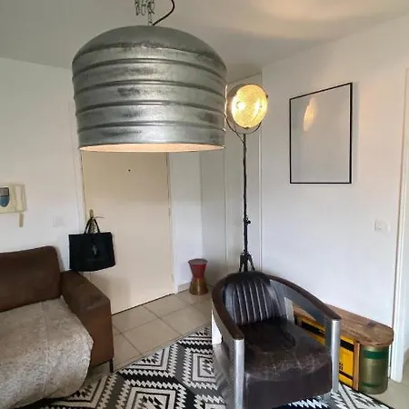 Daire Appartement T2 Style Moderne Et Industriel Sainte-Maxime
